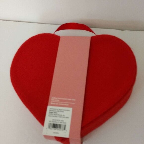 Target Spritz Valentine’s 2025 Featherly Friends Box Of Chocolates Mini Birds - Picture 4 of 5